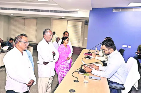 వినతులు వెంటనే పరిష్కరించాలి