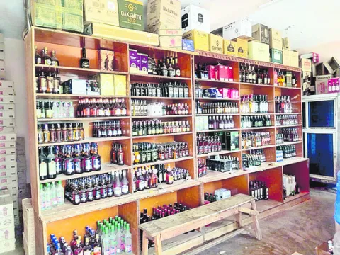 షాపును బట్టి వసూలు