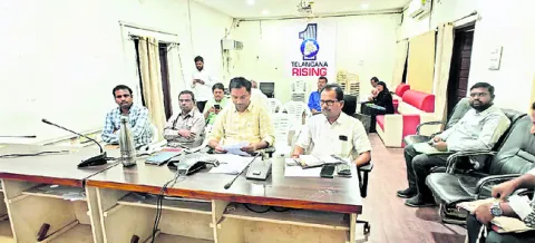 విద్యాసంస్థల నిర్మాణం త్వరగా పూర్తిచేయాలి