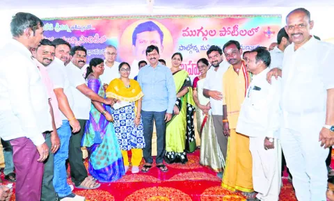 కాంగ్రెస్‌లో మహిళలకు పెద్దపీట