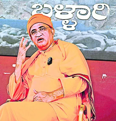 ప్రతిభావంతులను  ప్రోత్సహించాలి  