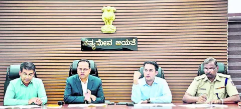 రోడ్డు నియమాలపై జాగృతి అవసరం 