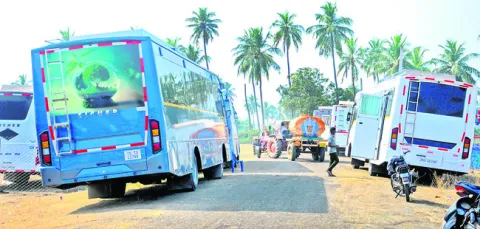 పోటాపోటీగా బరులు  
