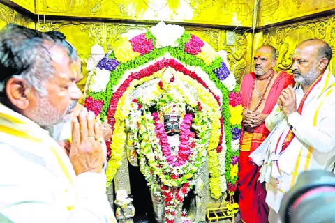 కొత్తకొండ ఆలయ అభివృద్ధికి కృషి