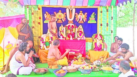 భక్తిశ్రద్ధలతో  గోదాదేవి కల్యాణం 
