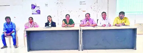 ఆరోగ్య కార్యక్రమాలను విజయవంతం చేయాలి