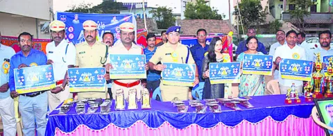 రోడ్డు ప్రమాదాల నివారణ ప్రతీఒక్కరి బాధ్యత