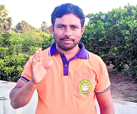 భవన నిర్మాణ సంక్షేమబోర్డు నిధులు ప్రచారానికా..? 