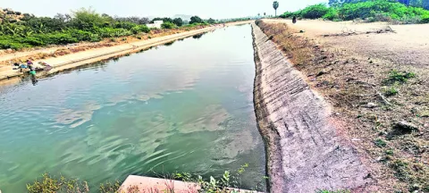 ఎల్లెల్సీలో తగ్గిన నీటి ప్రవాహం