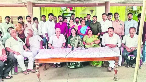 వైఎస్సార్‌ సీపీ శ్రేణులను రెచ్చగొట్టొద్దు 