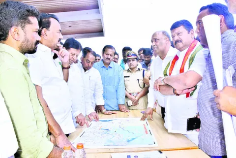 ఏర్పాట్లపై మంత్రి సమీక్ష
