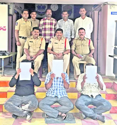 బీరులో మత్తు కలిపి..మాయం చేశారు