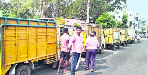 అర్ధరాత్రి ఆవుల తరలింపు 
