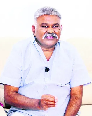 మాటలు కాదు.. బహిరంగ చర్చకు రా 