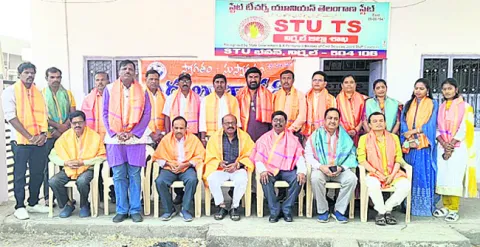 అలరించిన సంక్రాంతి కవి సమ్మేళనం