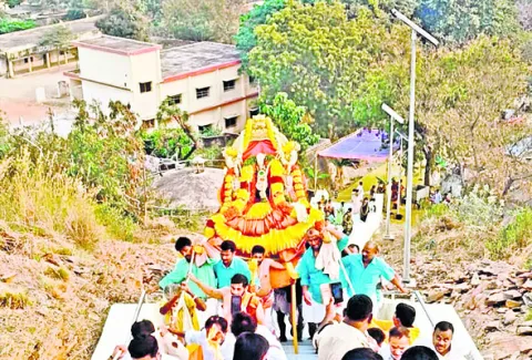 ●వైభవంగా కోదండ రాముని పార్వేట ఉత్సవం 