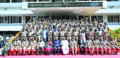 డ్రగ్స్‌ను అరికట్టాలి, శాంతిభద్రతలను కాపాడాలి 