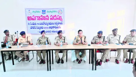 అప్రమత్తత, క్రమశిక్షణతో విధులు