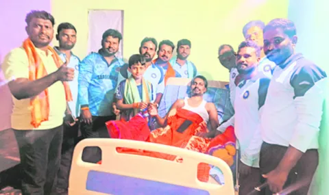 క్రీడాకారుల ఔదార్యం 