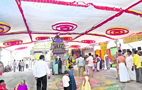 భక్తజనానికి సంబరం! 