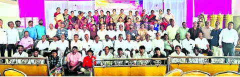 మేకలవారి ఇంట.. ఉద్యోగాల పంట