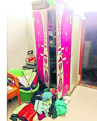 75 తులాల వెండి, ఐదున్నర తులాల బంగారం.. 