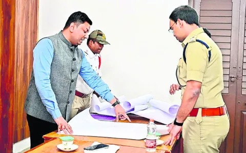 ట్రాఫిక్‌ నియంత్రణపై సమీక్ష 