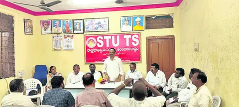 టెట్‌ మినహాయించాలి
