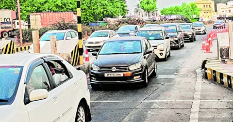 ఆగిన ఫాస్టాగ్‌.. 
