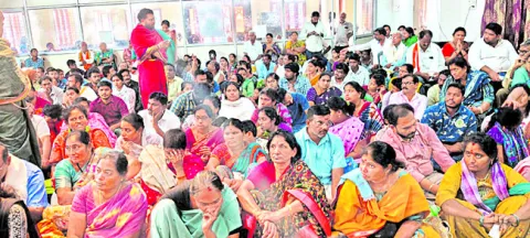 రాహు కేతు పూజలకు పోటెత్తిన భక్తులు 