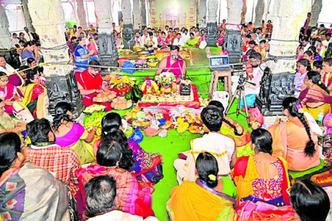 ఆర్జిత సేవలకు డిమాండ్‌.. రద్దీ సాధారణం 