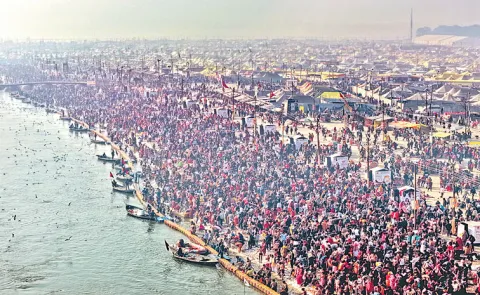 4. 5 crore devotees took a holy dip in the Triveni Sangam