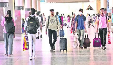 పండక్కి వెళ్లి.. సిటీకి మళ్లీ ..