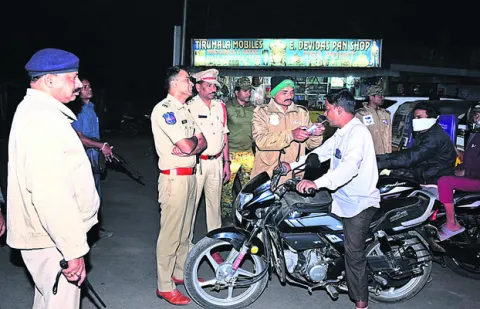 మందుబాబులపై పోలీసుల కొరడా