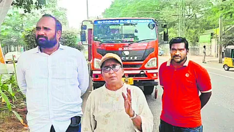 ఫ్లెక్సీల తొలగింపుపై వివాదం 