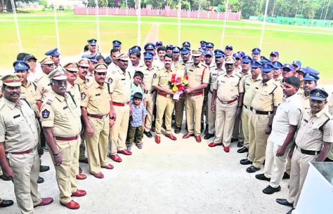 ప్రజలకు మెరుగైన సేవలు అందించాలి 