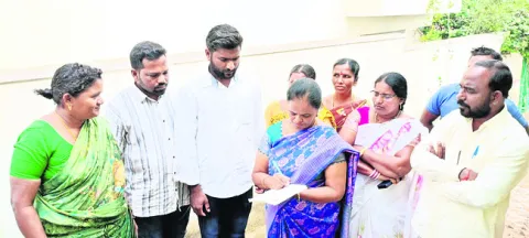 గడప గడపకు.. మన సర్పంచ్‌ !