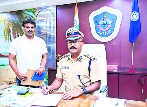 విశాఖ రేంజ్‌ ఐజీగా గోపీనాథ్‌ జట్టి బాధ్యతల స్వీకరణ 