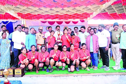 క్రీడలు ఆత్మవిశ్వాసాన్ని పెంపొందిస్తాయి