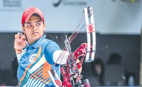 Vennam Jyothi Surekha leads strong show by Indian compound archers3