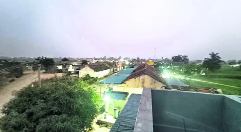 మట్టిబిడ్డలు.. పల్లె పాలకులు