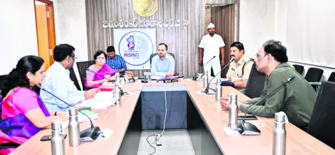 అనుమతి లేని ఆస్పత్రులపై చర్యలు