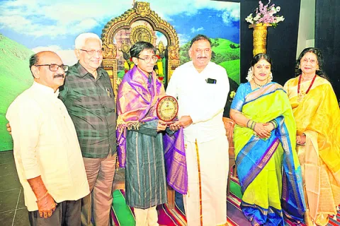 వీనుల విందుగా విష్ణు సహస్రనామం 