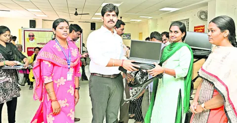 గ్రీవెన్స్‌డేకు 333 వినతులు 