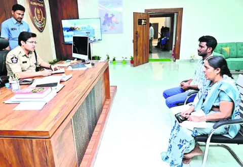 బాధ్యతలు స్వీకరించిన జడ్జిలు 
