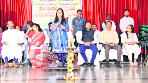 పల్లెపాలనపై పట్టుసాధించాలి