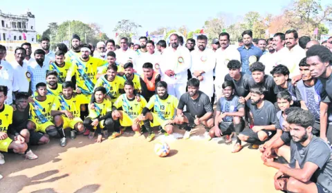 మాధవరెడ్డి జీవితం స్ఫూర్తిదాయకం 