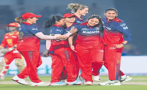 Royal Challengers Bengaluru beat Gujarat Giants by 8 wickets3