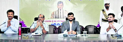 జిల్లా అంతటా మంగళవారం ఉష్ణోగ్రతలు తగ్గాయి. చలి వాతావరణం