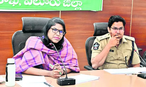 రోడ్డు ప్రమాదాలకు అడ్డుకట్ట వేయాలి 